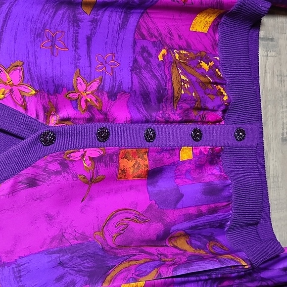 St. John Collection Satin and Knit Cardigan Top in Purple Abstract - Picture 6 of 14
